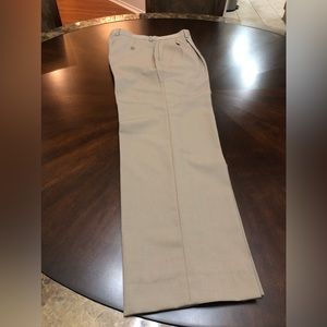 Nwot Louis Raphael tailored kaki color pant Size 33 / 32